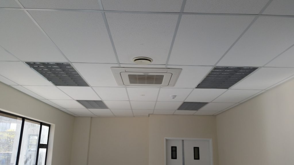 Component projects bulkhead, ceiling and partitions