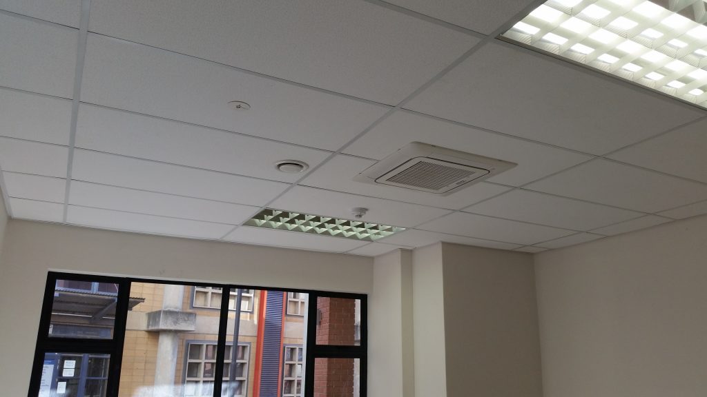 Component projects bulkhead, ceiling and partitions