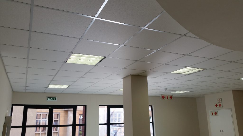 Component projects bulkhead, ceiling and partitions